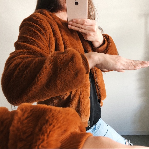 Last One L* ⚡️ JACKET | CROPPED FURRY - Picture 7 of 8